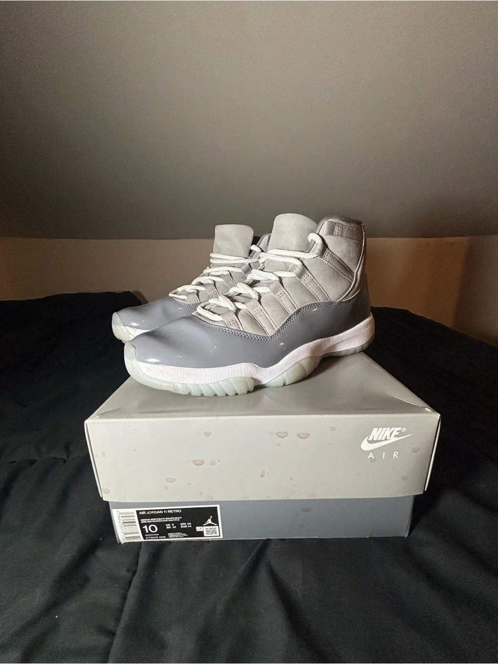 Jordan Retro Low Sneakers in Cool Grey and White Size 10 2021 w/ OG box